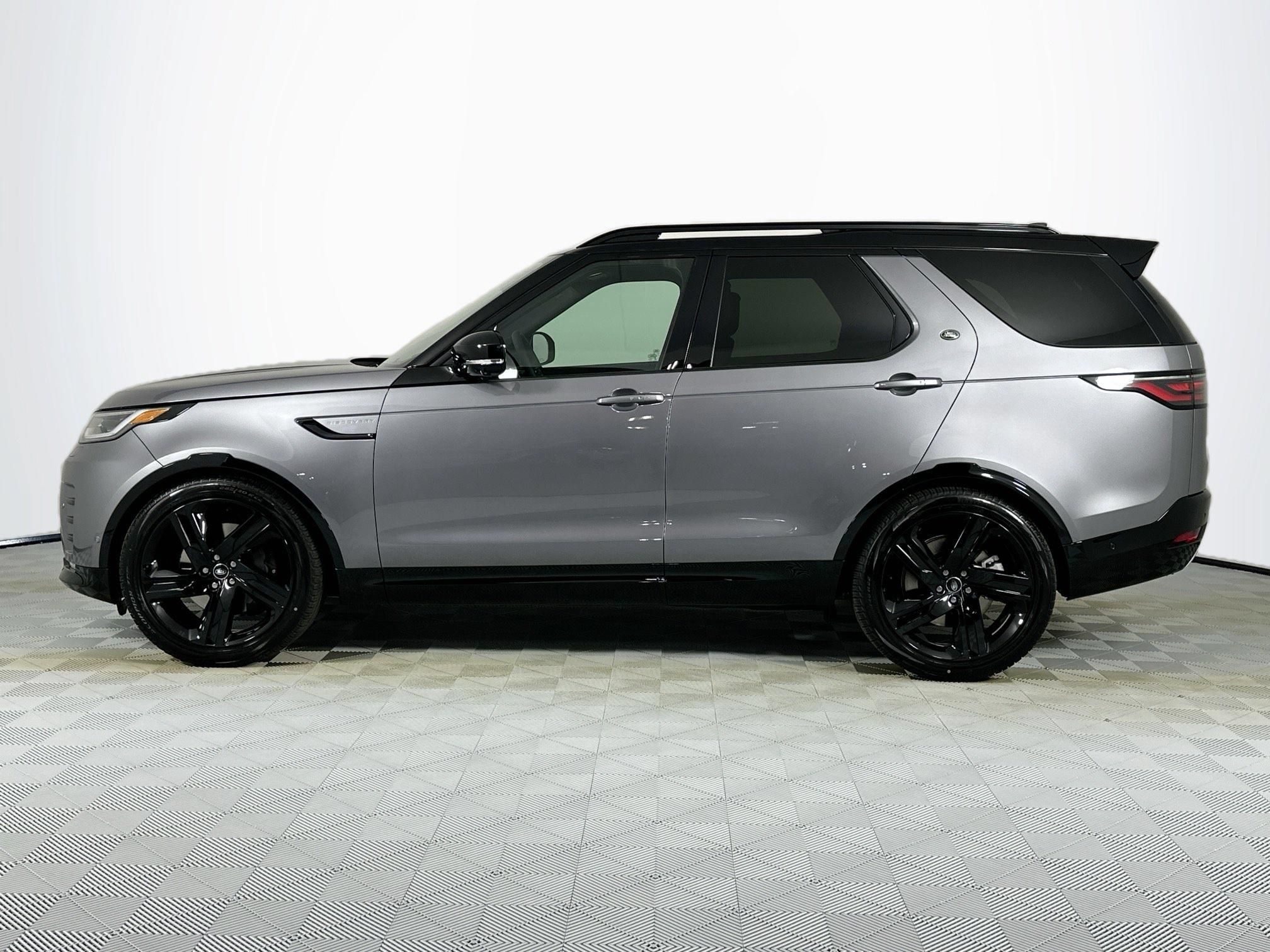 Used 2026 Land Rover Discovery Limited Edition AWD/4WD image 8