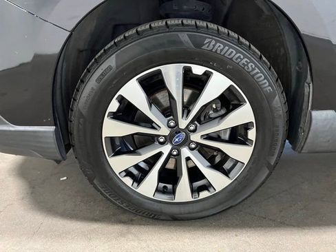Used 2017 Subaru Outback 2.5i Limited AWD/4WD image 28