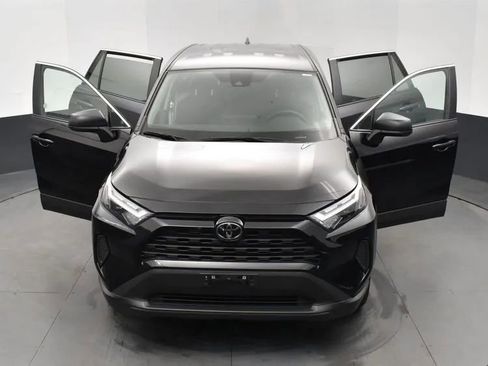 Used 2025 Toyota RAV4 LE image 10