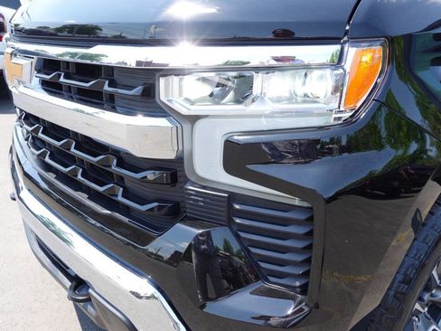 Used 2024 Chevrolet Silverado 1500 LT AWD/4WD image 60