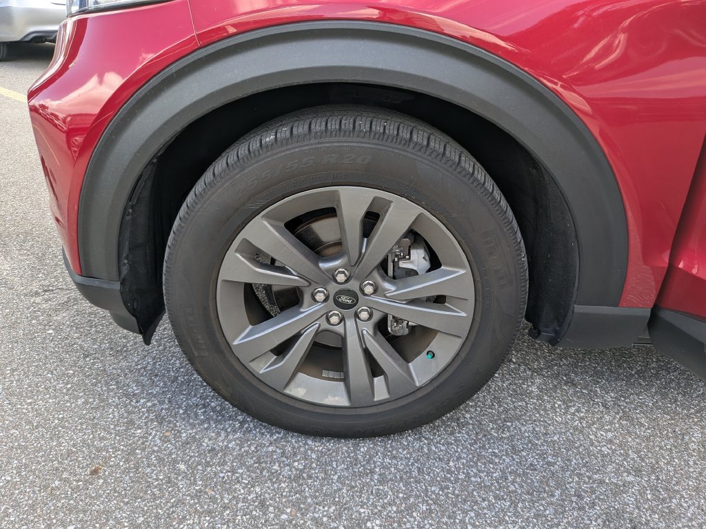Used 2021 Ford Explorer XLT w/ Equipment Group 202A RWD image 38