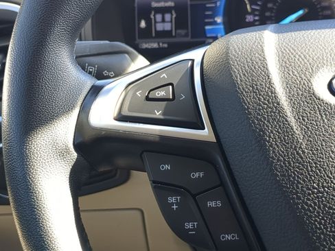 Used 2024 Ford Edge Titanium image 17