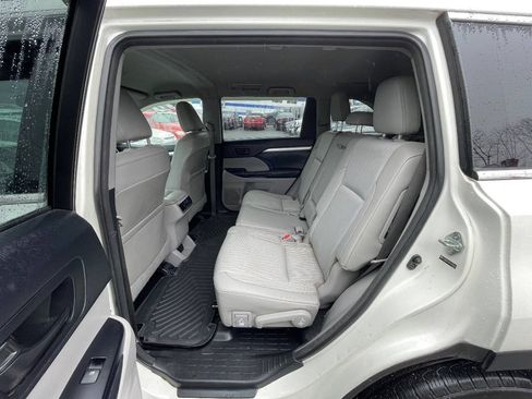 Used 2014 Toyota Highlander Plus AWD/4WD image 26