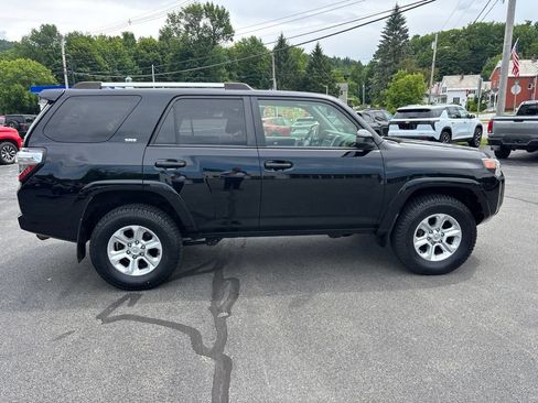 Used 2020 Toyota 4Runner SR5 AWD/4WD image 6
