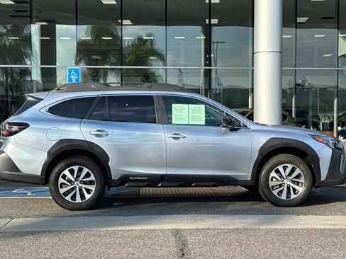 Certified 2025 Subaru Outback Premium image 3