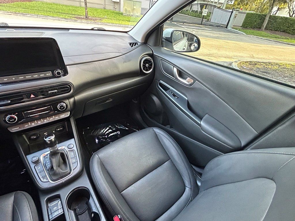 Used 2022 Hyundai Kona Limited FWD image 11