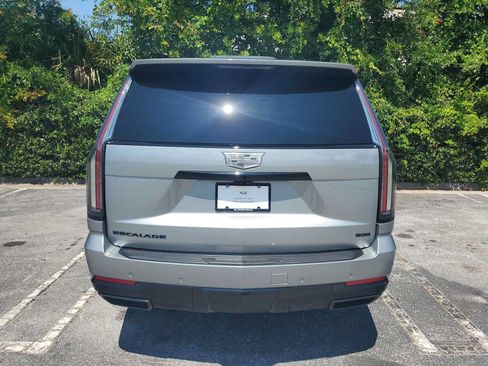 Used 2025 Cadillac Escalade Sport Platinum AWD/4WD image 4