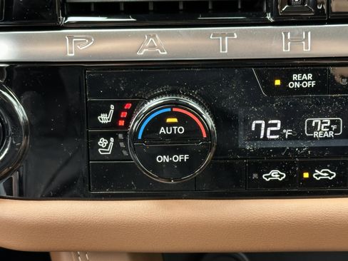 New 2026 Nissan Pathfinder Platinum image 18