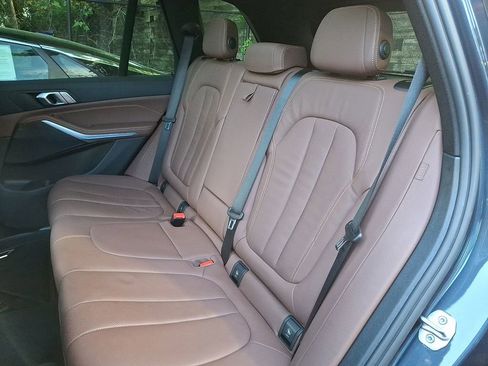 Used 2022 BMW X5 xDrive45e w/ M Sport Package AWD/4WD image 7