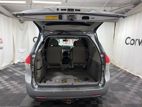 Used 2011 Toyota Sienna XLE w/ XLE Navigation Pkg FWD image 16