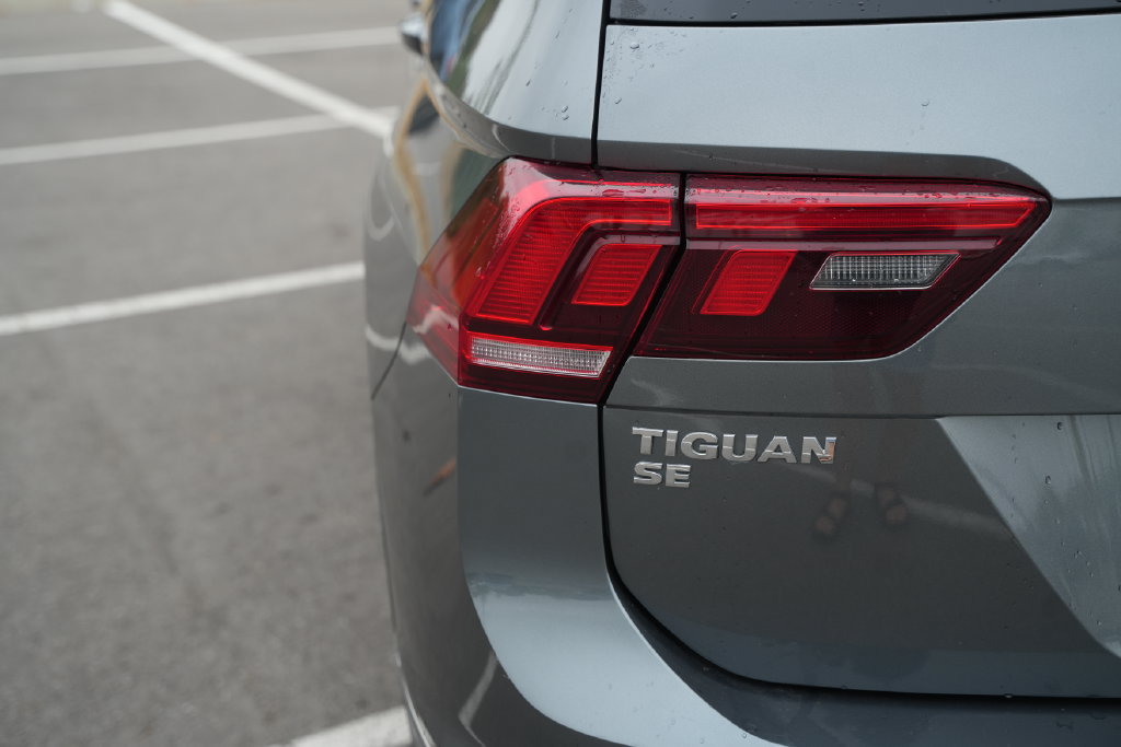 Used 2018 Volkswagen Tiguan SE w/ Panoramic Sunroof Package AWD/4WD image 45