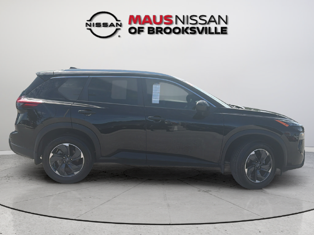Certified 2025 Nissan Rogue SV w/ SV Premium Package FWD image 13