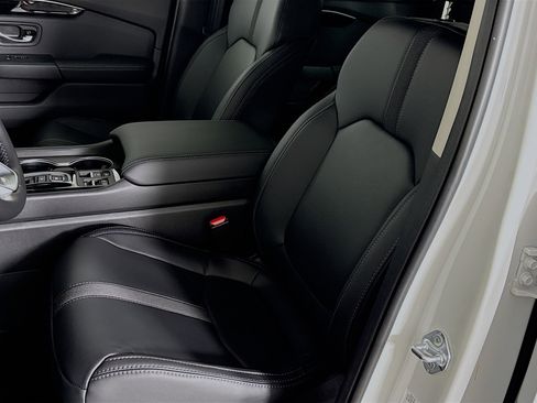 New 2025 Honda Pilot Touring image 24