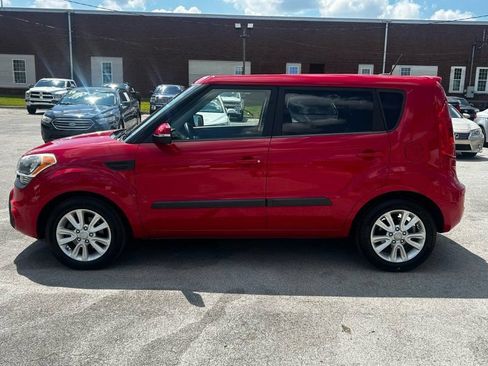 Used 2012 Kia Soul + FWD image 2