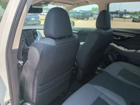 Used 2025 Subaru Outback Onyx Edition image 17