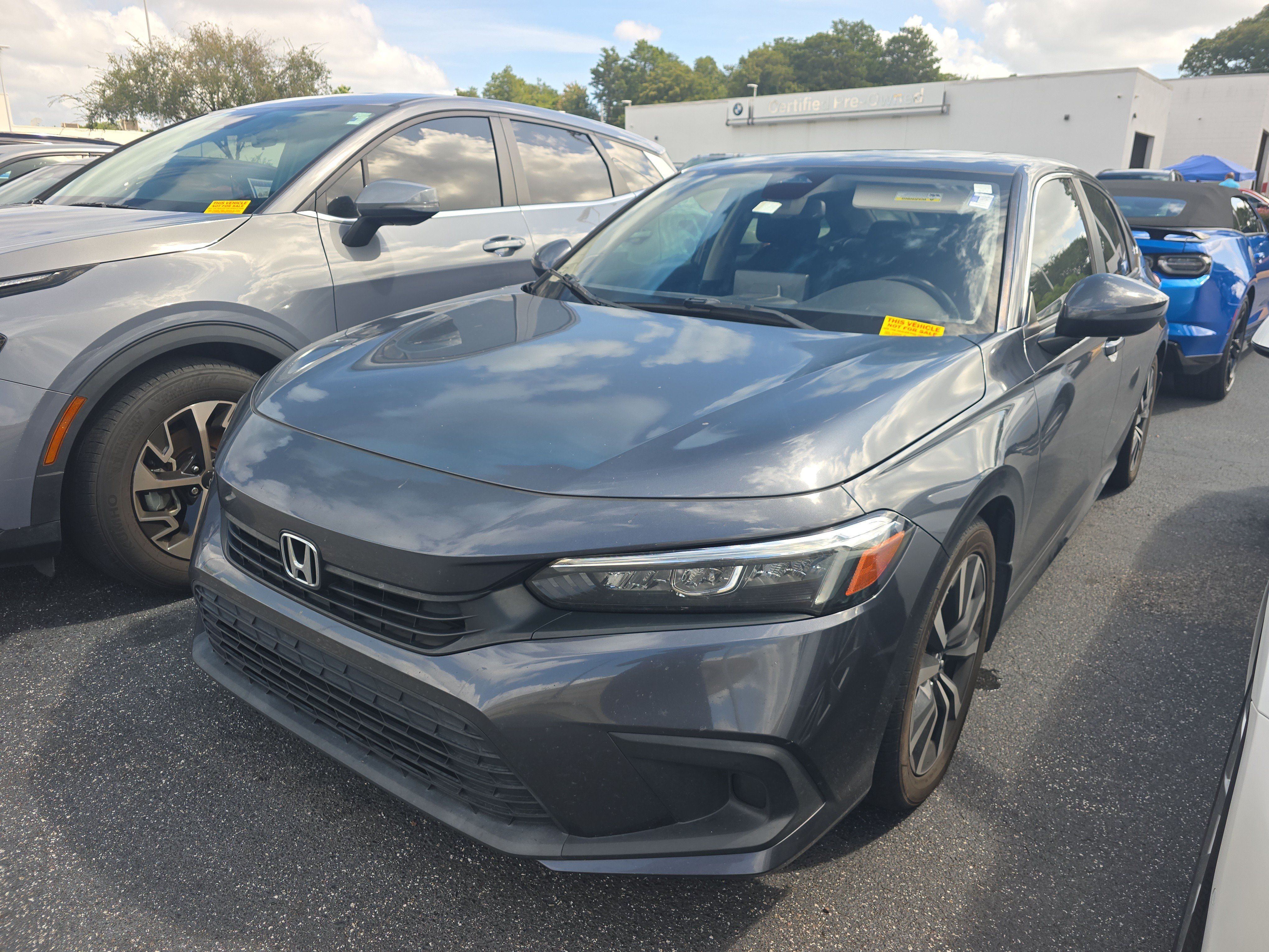 Used 2022 Honda Civic EX image 3