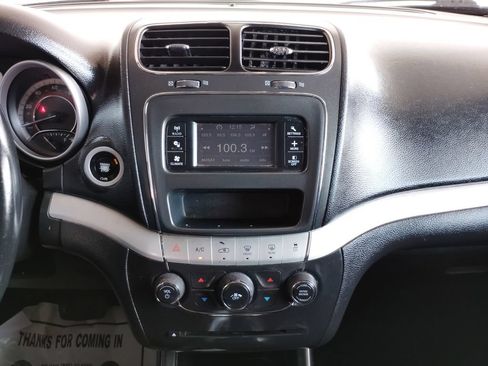 Used 2018 Dodge Journey SXT w/ Connectivity Group FWD image 29