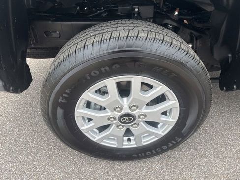 Used 2024 Toyota Tacoma SR5 AWD/4WD image 15