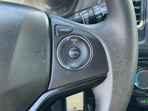 Used 2021 Honda HR-V LX image 16