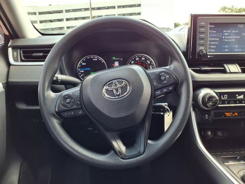 Used 2022 Toyota RAV4 LE AWD/4WD image 13