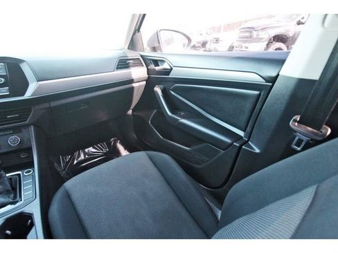 Used 2019 Volkswagen Jetta S w/ Driver Assistance Package image 9