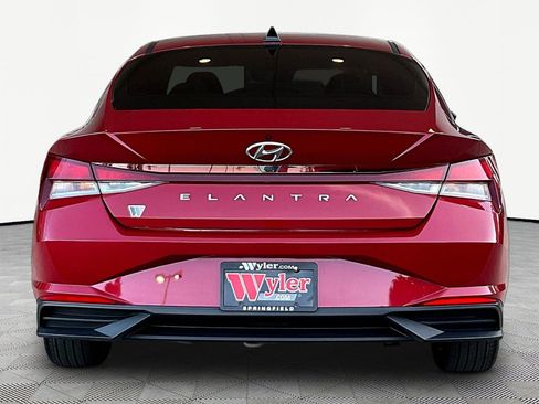 Used 2023 Hyundai Elantra SEL w/ Convenience Package FWD image 5