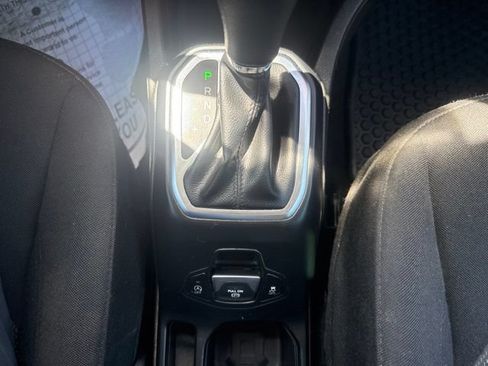 Certified 2023 Jeep Renegade Latitude AWD/4WD image 19