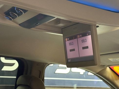 Used 2012 Chrysler Town & Country Touring-L w/ Entertainment Group #2 FWD image 16