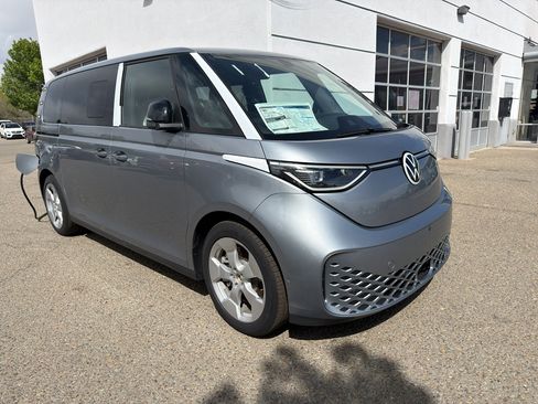 New 2025 Volkswagen ID. Buzz Pro S Plus AWD/4WD image 6