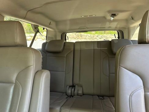 Used 2015 GMC Yukon XL SLT w/ Open Road Package AWD/4WD image 25