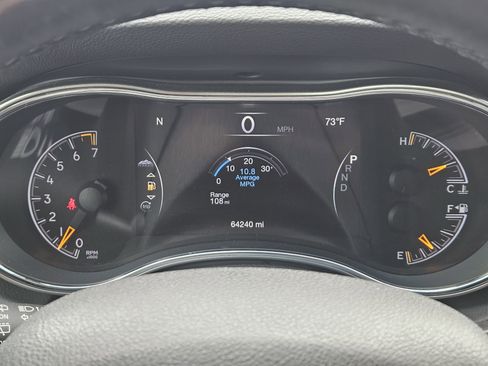 Used 2018 Jeep Grand Cherokee Limited image 18