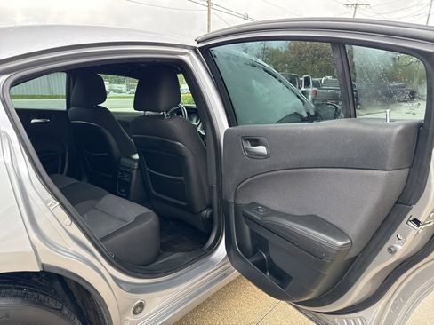 Used 2018 Dodge Charger SXT w/ Blacktop Package RWD image 43