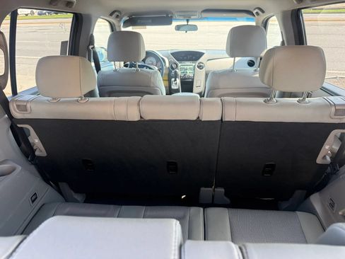 Used 2012 Dodge Journey SXT w/ Comfort/Convenience Group AWD/4WD image 30