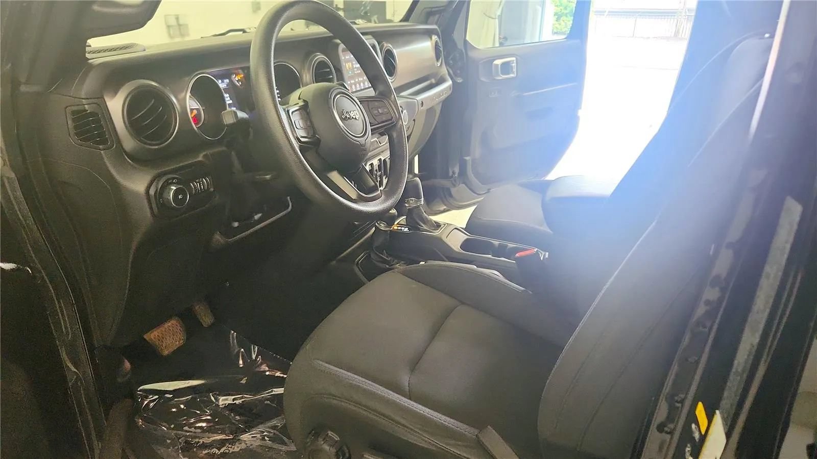 Used 2022 Jeep Wrangler Unlimited Sport AWD/4WD image 21