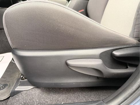 Used 2014 Toyota RAV4 XLE FWD image 11