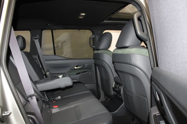 Used 2025 Lexus GX 550 AWD/4WD image 15