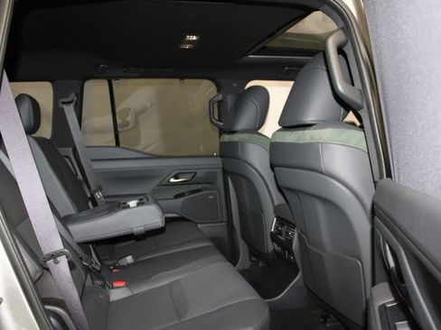 Used 2025 Lexus GX 550 AWD/4WD image 15
