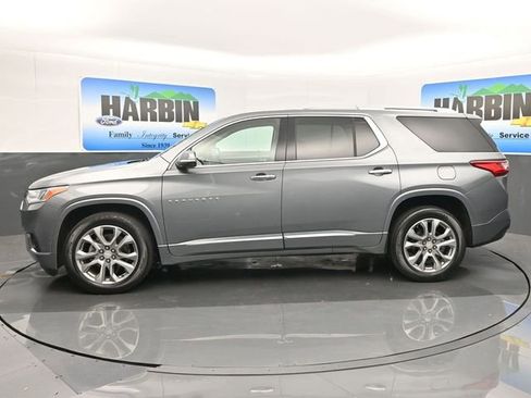 Used 2020 Chevrolet Traverse Premier image 2
