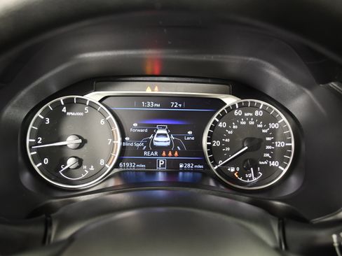 Used 2024 Nissan Altima 2.5 SV FWD image 18