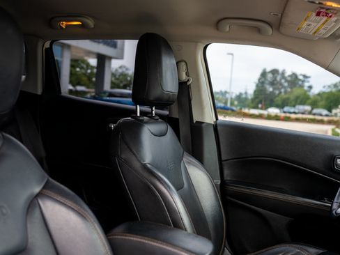Used 2019 Jeep Compass Limited AWD/4WD image 8