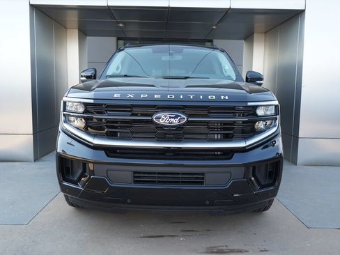 New 2027 Ford Expedition Max Platinum w/ Driver's Package AWD/4WD image 4
