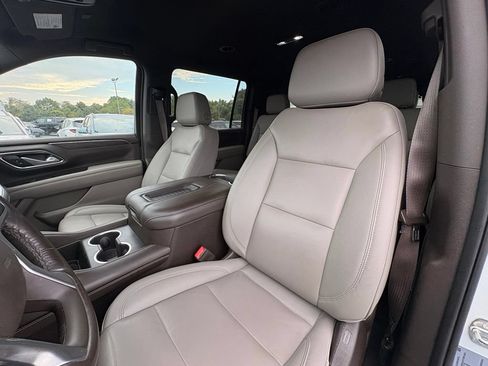 Used 2022 Chevrolet Suburban LT w/ Luxury Package AWD/4WD image 22