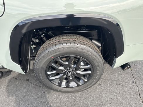 New 2025 Toyota Tundra Platinum image 5