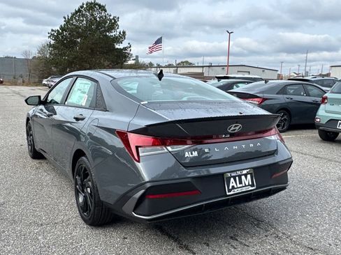 New 2026 Hyundai Elantra Sport image 3