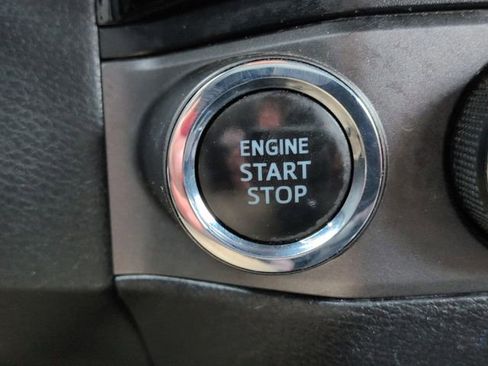 Used 2016 Toyota Tacoma TRD Sport image 19