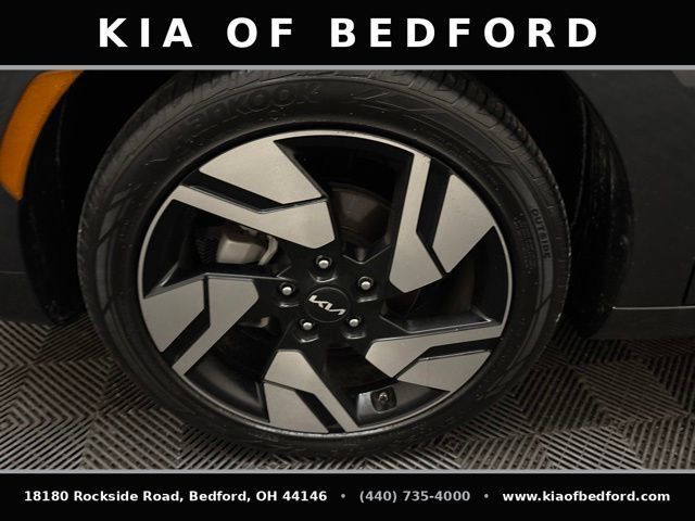 Certified 2024 Kia Soul GT-Line FWD image 28