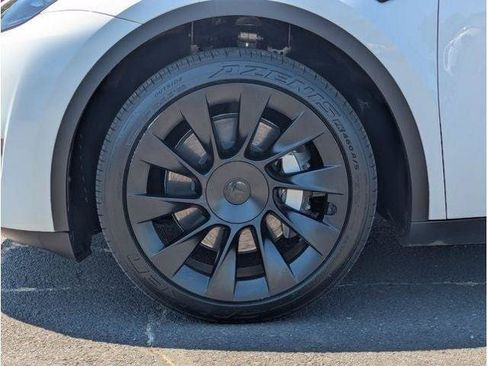 Used 2023 Tesla Model Y Long Range AWD/4WD image 60