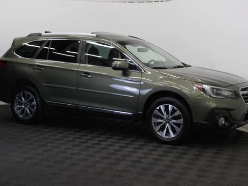 Used 2018 Subaru Outback 3.6R Touring AWD/4WD image 3
