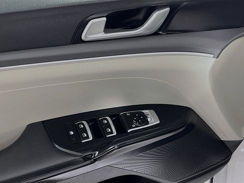 Used 2021 Kia K5 LXS image 17