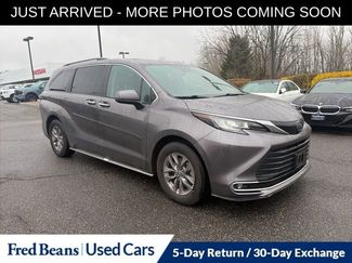 Used 2023 Toyota Sienna XLE video 1